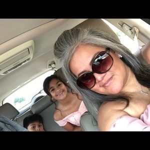 Meet your Posher, Cinthia